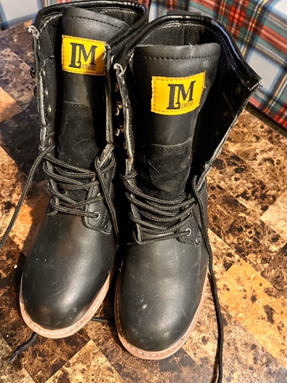 Men's Black Lace-Up Work Boots with Yellow Logo Patch - Durable Comfort